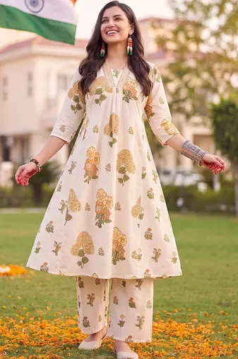 women floral printed regular cotton kurta with palazzos