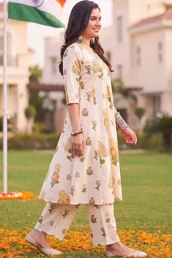 women floral printed regular cotton kurta with palazzos