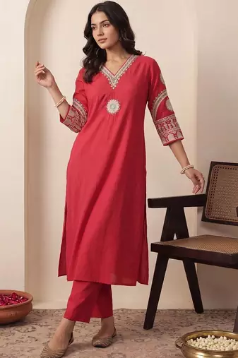 women ethnic motifs embroidered regular thread work kurta with trousers
