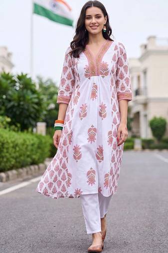 women ethnic motifs printed empire thread work cotton kurta with trousers