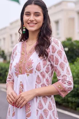 women ethnic motifs printed empire thread work cotton kurta with trousers