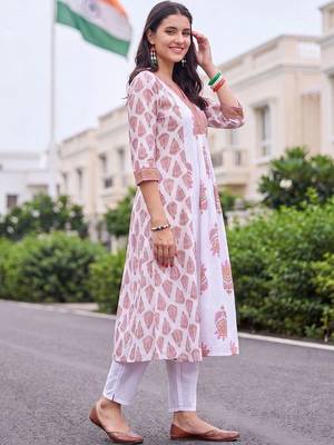 women ethnic motifs printed empire thread work cotton kurta with trousers 3