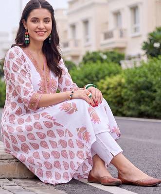 women ethnic motifs printed empire thread work cotton kurta with trousers 5