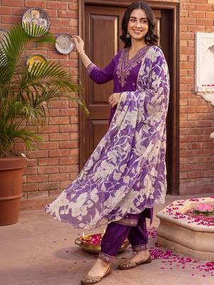 women ethnic motifs embroidered regular thread work kurta with trousers & with dupatta 3