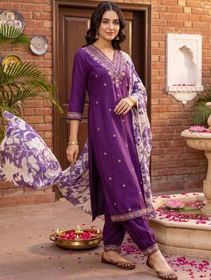 women ethnic motifs embroidered regular thread work kurta with trousers & with dupatta 5