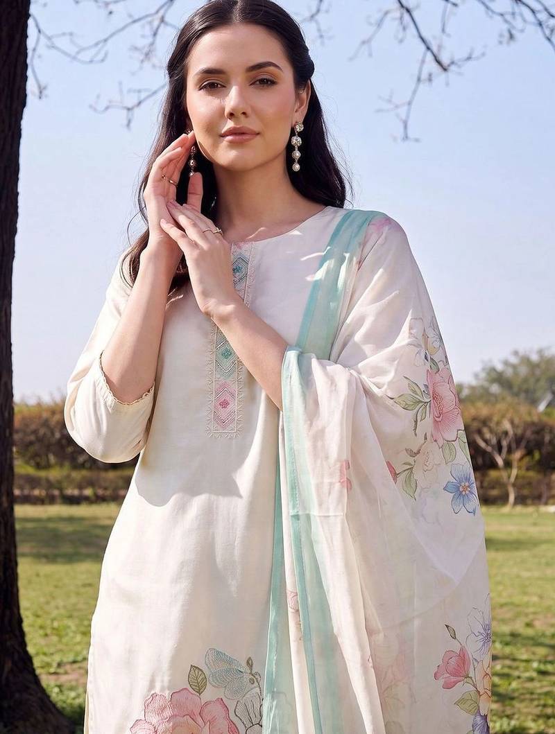 women floral embroidered regular thread work kurta with trousers & with dupatta