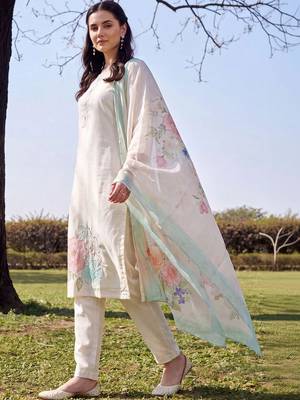 women floral embroidered regular thread work kurta with trousers & with dupatta 3