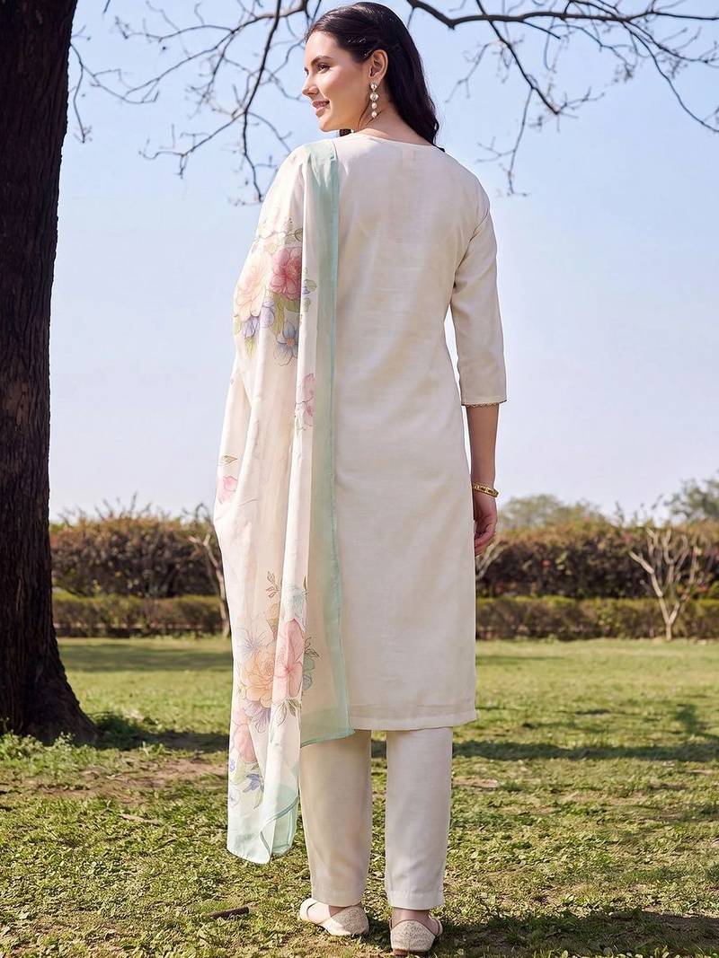 women floral embroidered regular thread work kurta with trousers & with dupatta