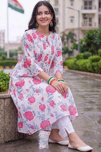 women floral printed pleated cotton kurta with trousers