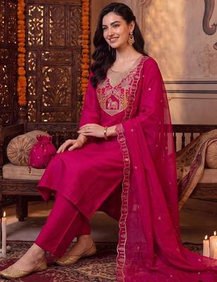 women ethnic motifs embroidered regular thread work kurta with trousers & with dupatta 4