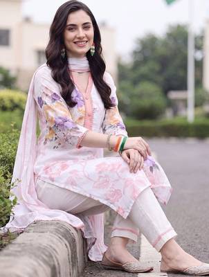 women floral printed regular linen kurta with trousers & with dupatta 1