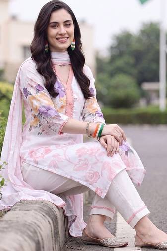 women floral printed regular linen kurta with trousers & with dupatta