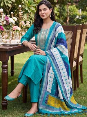women ethnic motifs embroidered regular thread work kurta with trousers & with dupatta 1