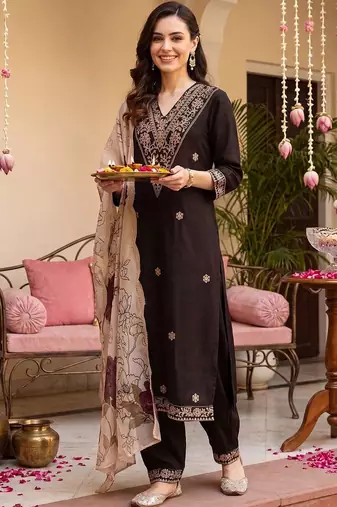 women ethnic motifs embroidered regular thread work kurta with trousers & with dupatta