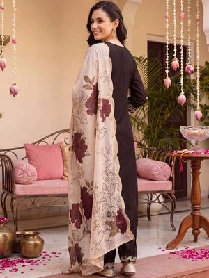 women ethnic motifs embroidered regular thread work kurta with trousers & with dupatta 6