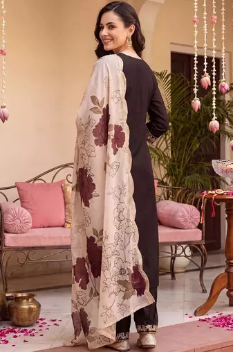 women ethnic motifs embroidered regular thread work kurta with trousers & with dupatta