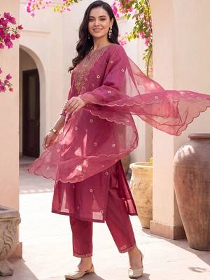 women ethnic motifs embroidered regular thread work kurta with trousers & with dupatta 5