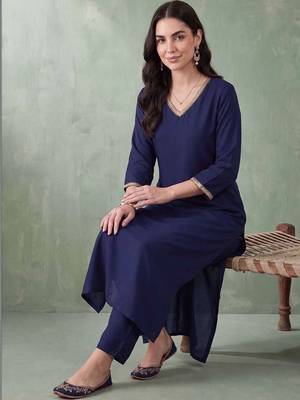 women regular kurta with trousers 1
