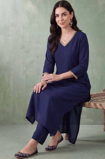 women regular kurta with trousers
