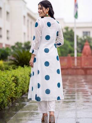 women printed regular cotton kurta with trousers & with dupatta 4
