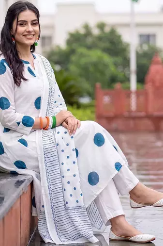 women printed regular cotton kurta with trousers & with dupatta