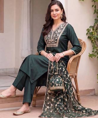 women ethnic motifs embroidered regular thread work liva kurta with trousers & with dupatta 5