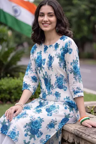 women floral printed regular cotton kurta with trousers