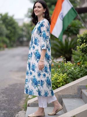 women floral printed regular cotton kurta with trousers 1
