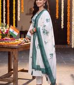 women floral embroidered regular thread work cotton kurta with trousers & with dupatta