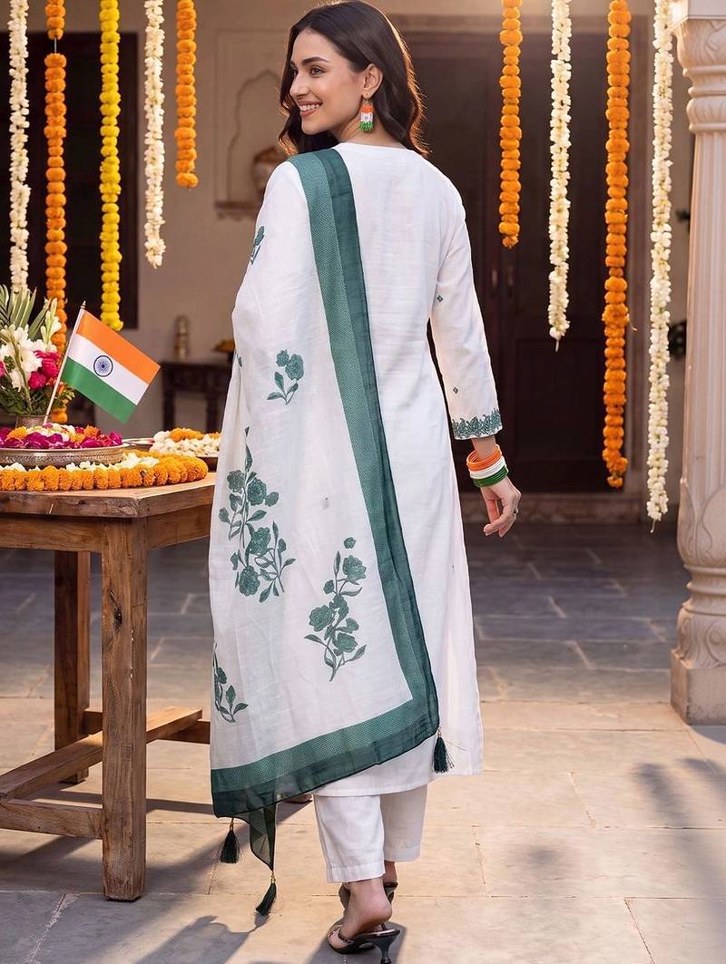 women floral embroidered regular thread work cotton kurta with trousers & with dupatta