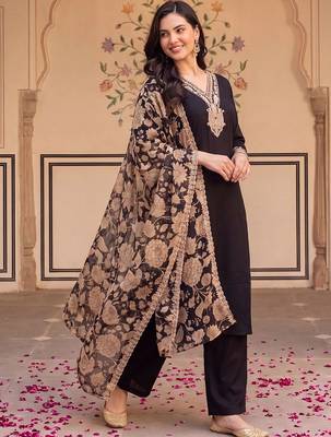 women ethnic motifs embroidered regular thread work kurta with trousers & with dupatta 6