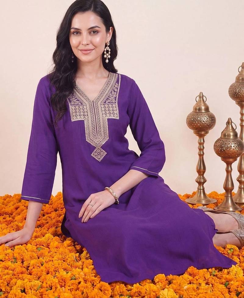 women ethnic motifs embroidered regular thread work kurta with trousers