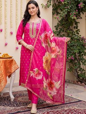 women ethnic motifs embroidered regular kurta with trousers & with dupatta 5