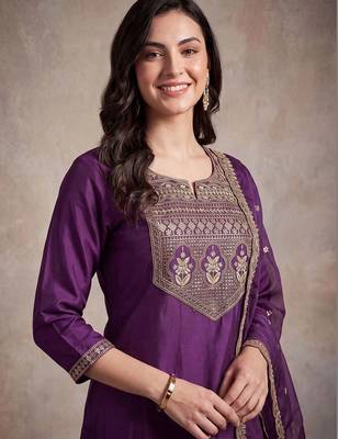 women ethnic motifs embroidered regular liva kurta with trousers & with dupatta 1