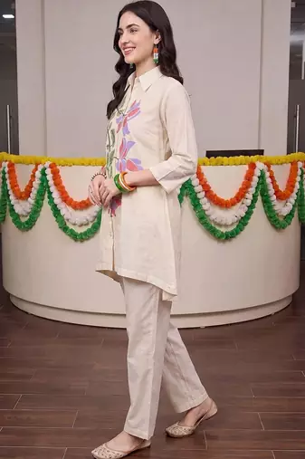 women floral printed regular cotton kurta with trousers