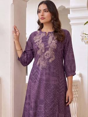 women ethnic motifs printed regular kurta with trousers 2