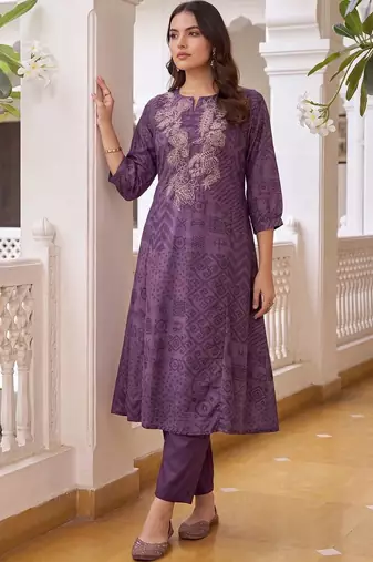 women ethnic motifs printed regular kurta with trousers