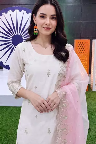 women ethnic motifs embroidered regular thread work kurta with trousers & with dupatta