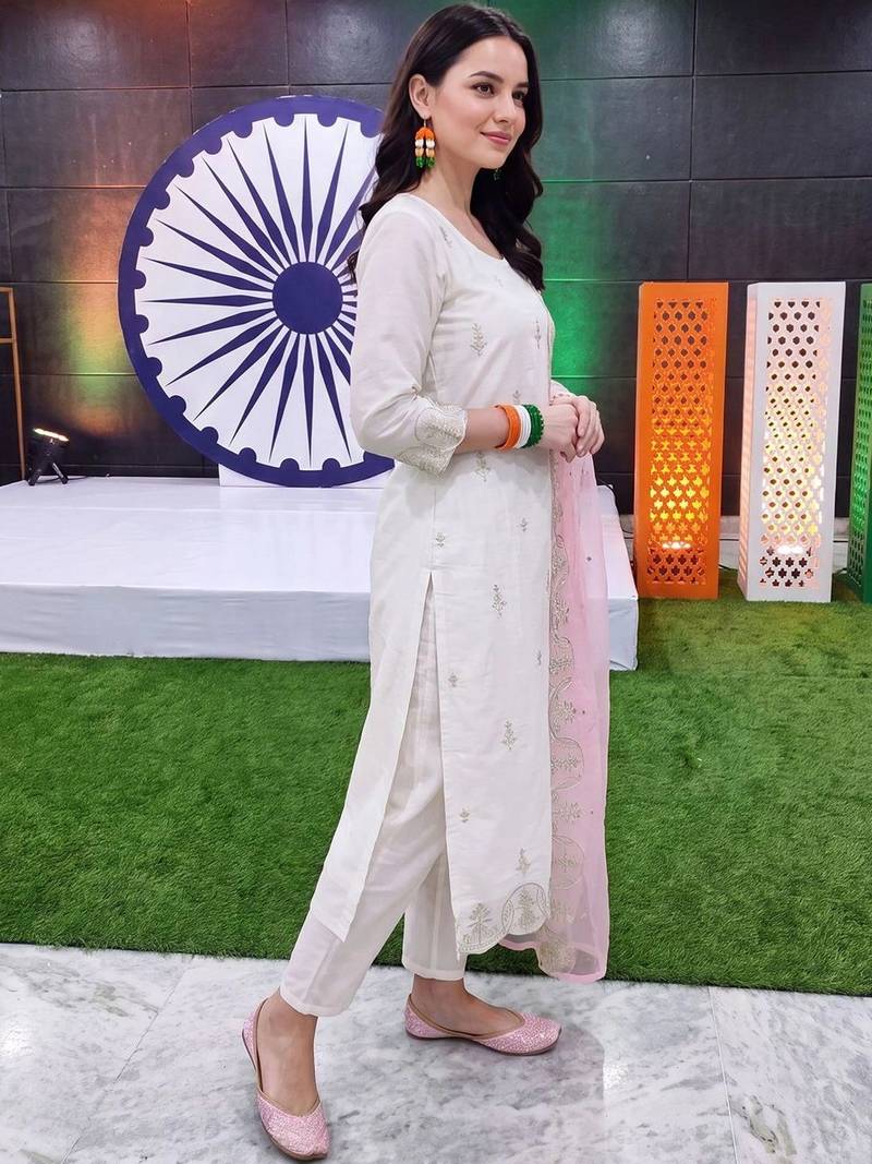 women ethnic motifs embroidered regular thread work kurta with trousers & with dupatta