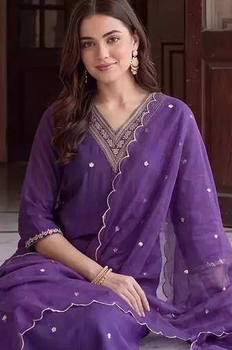 women ethnic motifs embroidered regular thread work kurta with trousers & with dupatta