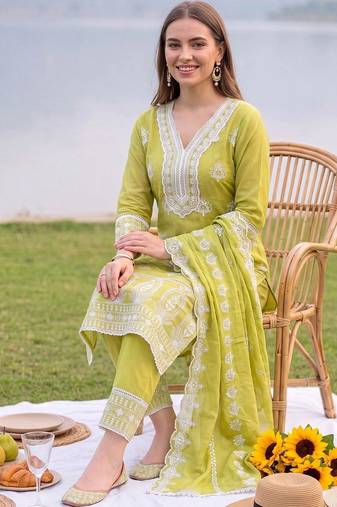 women ethnic motifs embroidered regular thread work cotton kurta with trousers & with dupatta