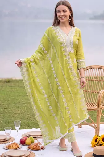 women ethnic motifs embroidered regular thread work cotton kurta with trousers & with dupatta