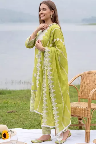 women ethnic motifs embroidered regular thread work cotton kurta with trousers & with dupatta