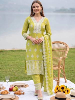 women ethnic motifs embroidered regular thread work cotton kurta with trousers & with dupatta 5