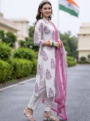 women ethnic motifs printed regular cotton kurta with trousers & with dupatta 4
