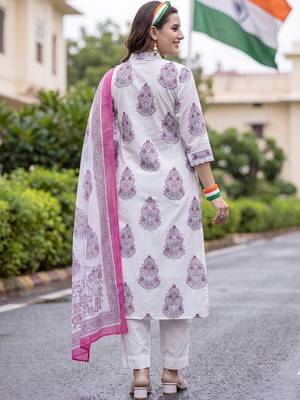 women ethnic motifs printed regular cotton kurta with trousers & with dupatta 5