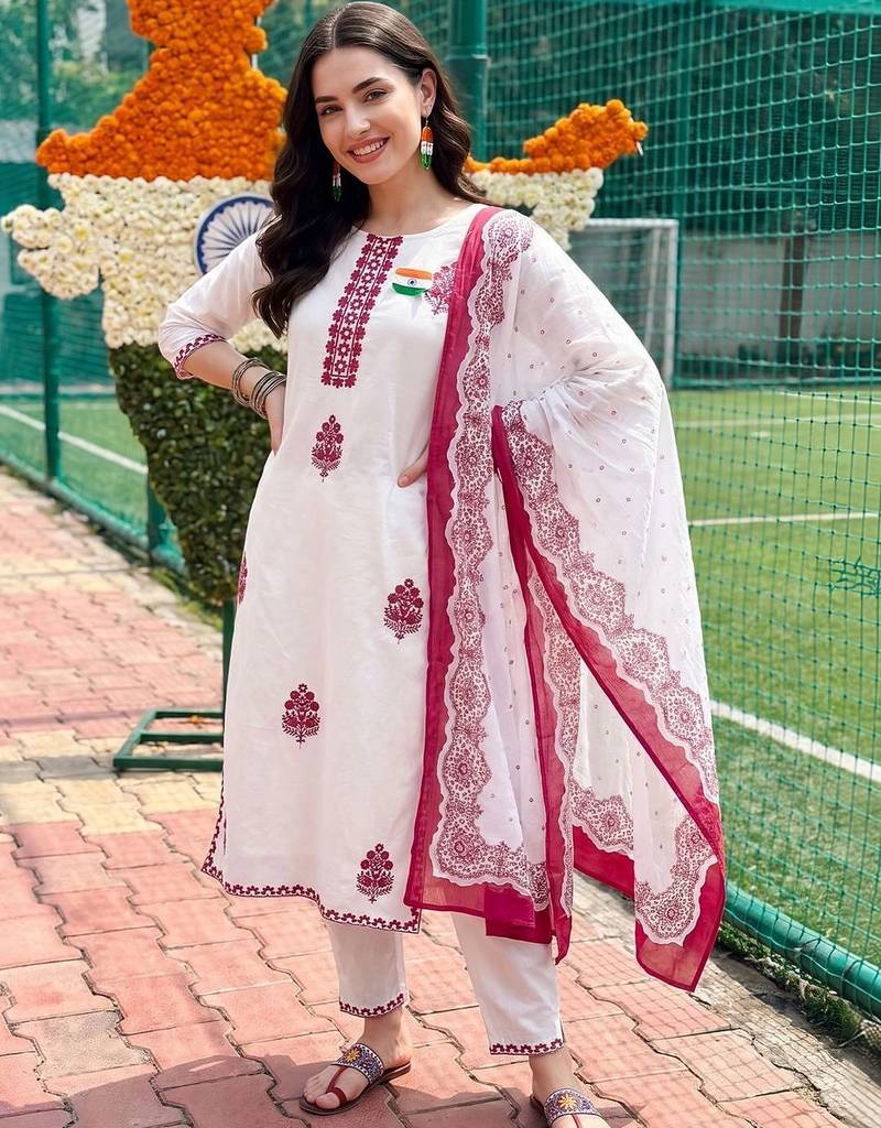 women ethnic motifs embroidered regular thread work cotton kurta with trousers & with dupatta