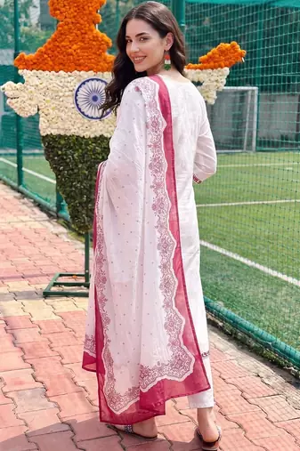 women ethnic motifs embroidered regular thread work cotton kurta with trousers & with dupatta