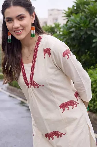 women animal printed regular cotton kurta with palazzos