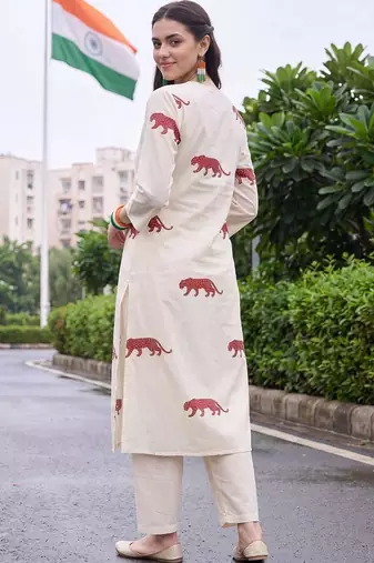 women animal printed regular cotton kurta with palazzos